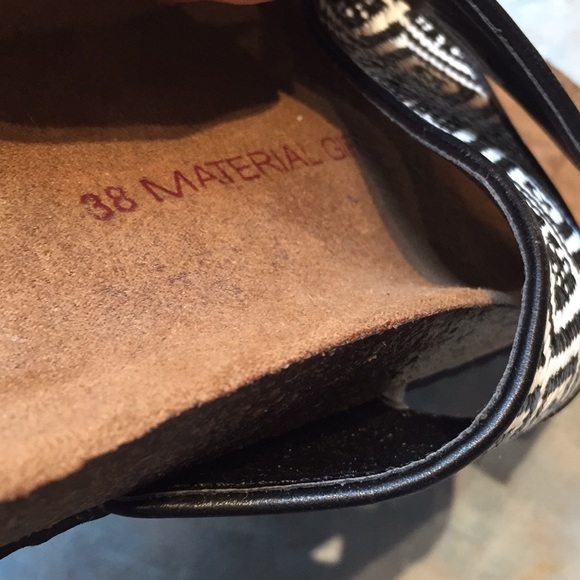 Material Girl black and white slides - Picture 6 of 6